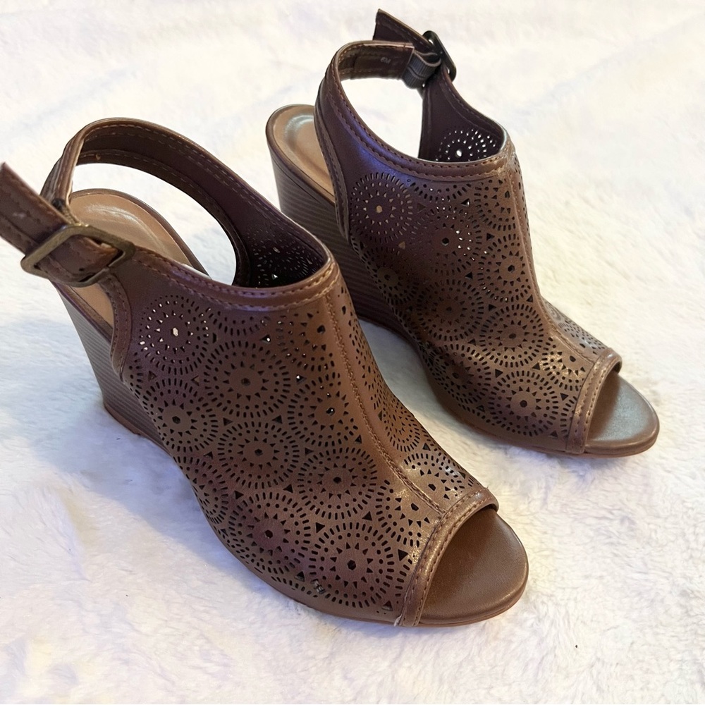 Jasmin Brown Faux Leather Cut Out Ankle Strap Wedges Size 6